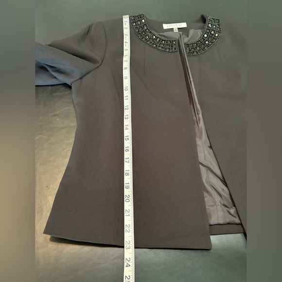Cropped Kasper Evening Jacket with Embellished and Beaded Neckline size 12 - Picture 10 of 11